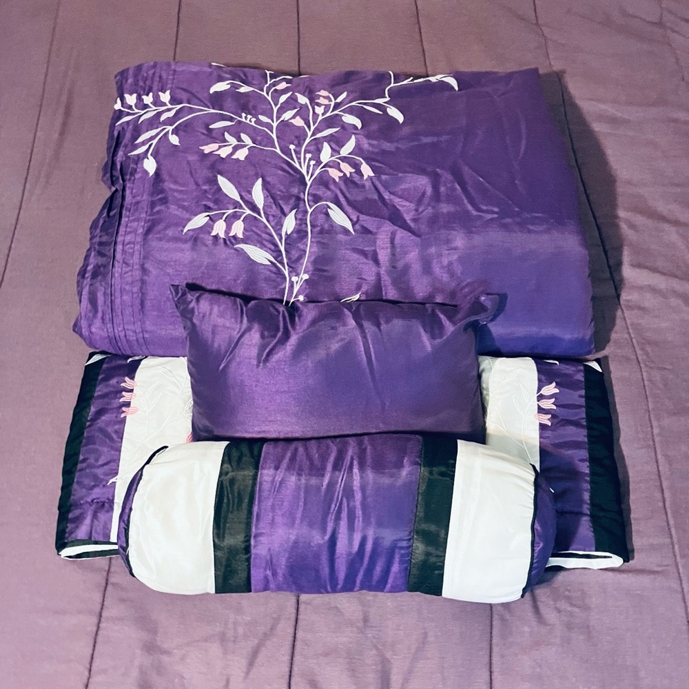 5 Piece Full Comforter Set (Purple)